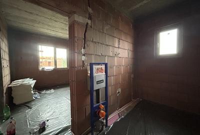 Casa individuala, 4 camere, 2 bai, 110 mp utili, 408mp teren in Utvin - 11