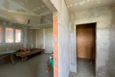 Casă cu 3 camere cu Teren 435 Mp în Remetea Chioarului - 1