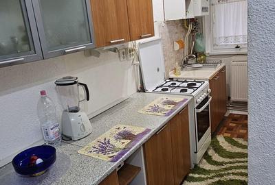 Inchiriez Garsoniera zona Intim - 2