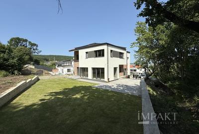 Case cuplate la liziera padurii , ideale pentru 2 familii ! - 37