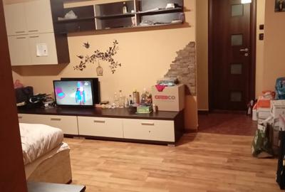 Drumul Taberei  - Tramvaiul 41, an c-tie 1985, 2/10, 53 mp. - 1