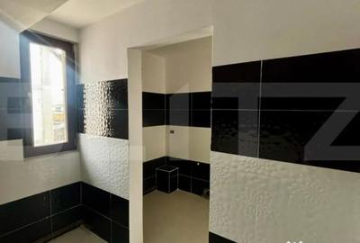 Casă cu 5 camere cu Teren 438 Mp în Central - 1