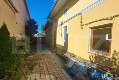 Casă cu 4 camere cu Teren 1088 Mp în Central