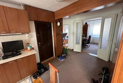 Apartament cu 4 camere decomandat în P-ța Unirii - 1
