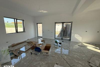 Casă cu 4 camere cu Teren 400 Mp în Clinceni - 2