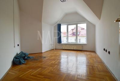 Casă individuală cu 11 camere cu Canalizare în Zorilor - 20