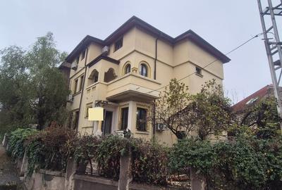 Apartament cu 5 camere decomandat în Cotroceni - 4