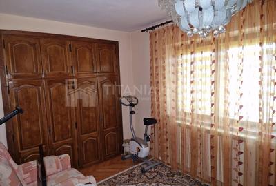 Casă individuală cu 5 camere cu Canalizare în Central - 12