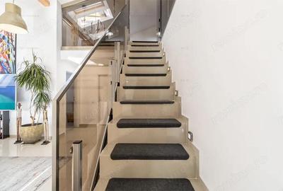 Apartament cu 3 camere, mobilat în Tractorul - 9