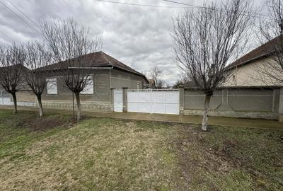 Casă cu 4 camere cu Teren 3611 Mp în Iratoșu - 1