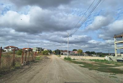 Teren Construcții intravilan de 550 mp, în Est - 2