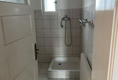 Casă cu 5 camere cu Teren 1000 Mp în Solovăstru - 1
