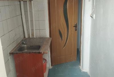 Apartament cu 3 camere semidecomandat în Alexandriei - 9