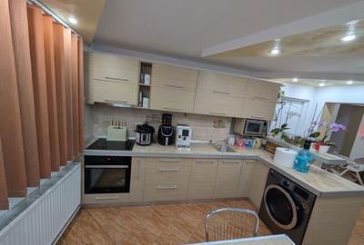 Apartament cu 3 camere decomandat în Central - 8