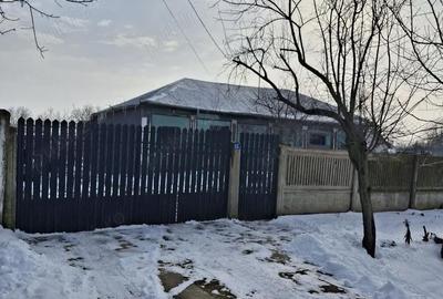 Casă cu 3 camere cu Teren 2155 Mp în Traian
