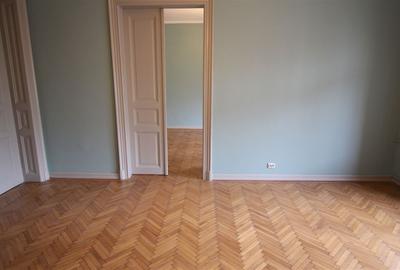 Birou, de 74 mp, în P-ța Unirii - 8