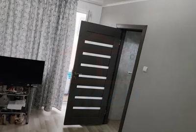 Apartament cu 3 camere semidecomandat în Micro 17 - 6