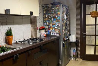 Casă cu 7 camere cu Teren 428 Mp în Central - 11