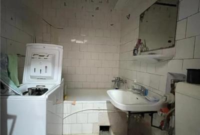 Apartament cu 4 camere semidecomandat în Central