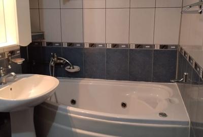 Apartament cu 2 camere decomandat în Sărari - 4