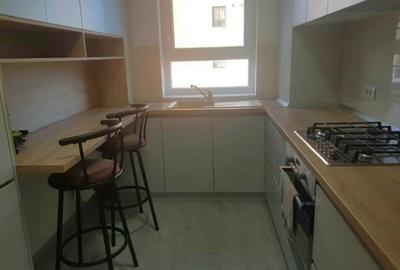 Apartament cu 3 camere decomandat, mobilat în Tractorul - 6