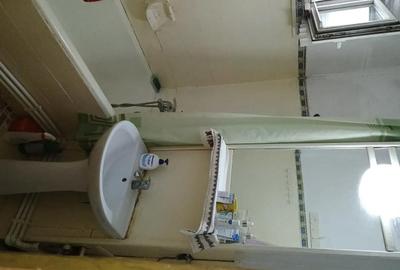 Apartament cu 3 camere decomandat în Central - 1