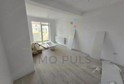Apartament la parter cu balcon. Bucatarie separata. Loc de parcare
