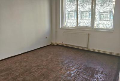 PARTER 4 cam conf 1 Hipodrom 85 mp cu balcon LIBER - 4