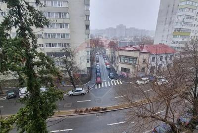 Apartament cu 2 camere decomandat în Banu Manta