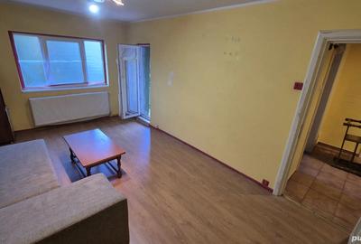 Vand apartament cu 3 camere, situat la etajul 2 din 4, in zona Lipovei - 4