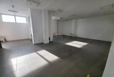 Spațiu comercial, de 828 mp, în 1 Mai - 12