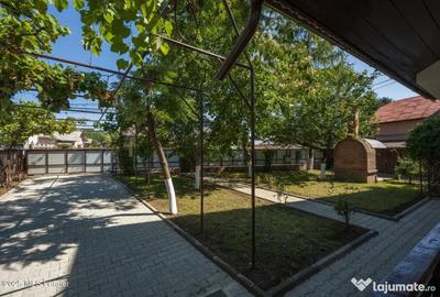 Casă cu 7 camere cu Canalizare în Central - 5