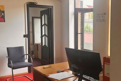 Casă cu 5 camere cu Teren 100 Mp în Tineretului - 1