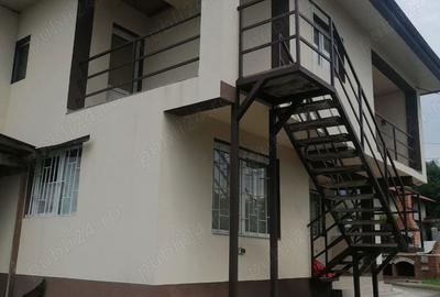 Casă cu 5 camere cu Teren 1400 Mp în Stâlpeni