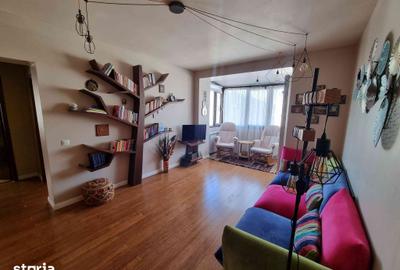 Apartament cu 3 camere semidecomandat în Vatra Luminoasă