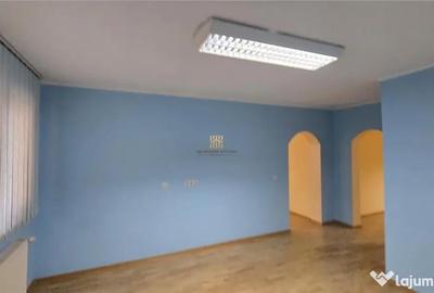 Spațiu comercial, de 65 mp, în Central