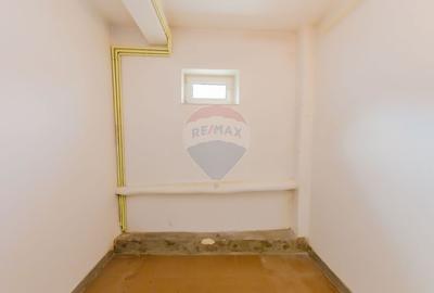 Parter de casa 133 mp de inchiriat in centrul orasului, str 9 Mai - 5