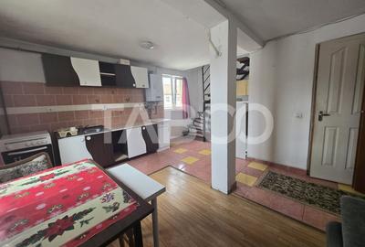 Apartament cu 2 camere semidecomandat, mobilat în Vasile Aaron