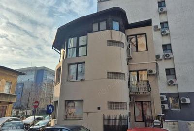 Casă cu Canalizare în Victoriei