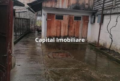 Casă cu Teren 895 Mp în Central - 11