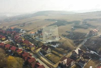 Casa moderna cu 4 camere terasa si garaj si 585 mp teren in Sura Mare - 6