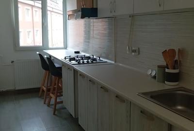 Garsonieră decomandată în Central - 7