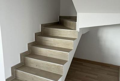 Casă cu 4 camere cu Teren 250 Mp în Central - 8