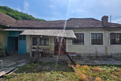 Casă individuală cu 5 camere cu Canalizare în Est - 4