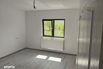 Casă cu 3 camere cu Teren 400 Mp în Tomești - 9