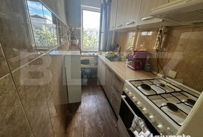 Apartament cu 3 camere semidecomandat, mobilat în Micro 15 - 5