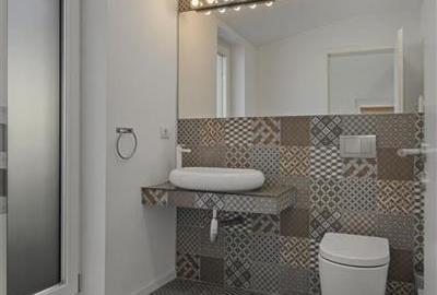 Casă individuală cu 9 camere cu Teren 200 Mp în Central - 16