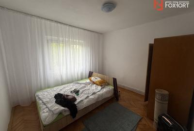 Apartament cu 3 camere decomandat, mobilat în Lipovei