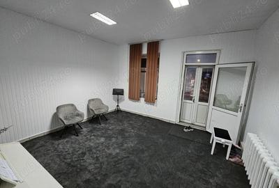 Spațiu comercial, de 50 mp, în Central - 4