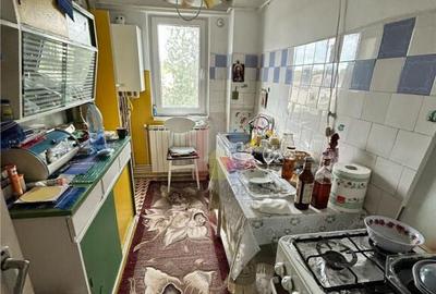 Apartament cu 2 camere decomandat în Viziru 3